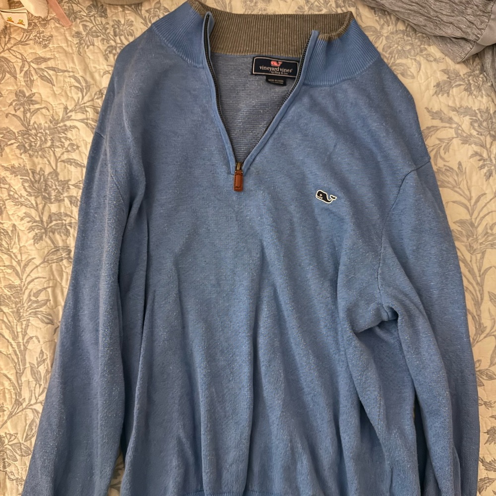 Men’s Vinyard Vines Quarter Zip. Size Medium.